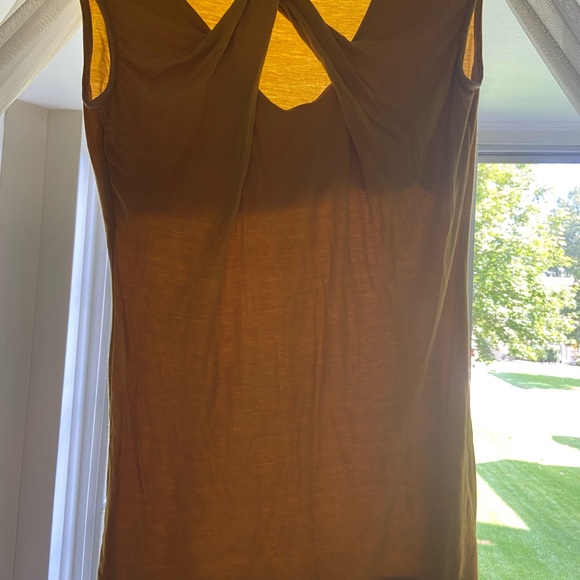 Women’s Twisted Top - Picture 5 of 6